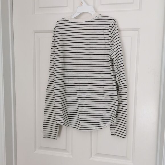 Abercrombie and Fitch girls long sleeve t-shirt - Picture 3 of 4